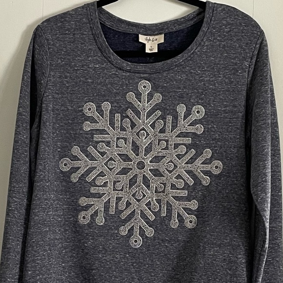 EUC Large Style & Co Beaded Snowflake Sweatshirt - Picture 1 of 6